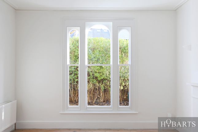 39 Mount Pleasant Crescent, Stroud Green, London photo 4