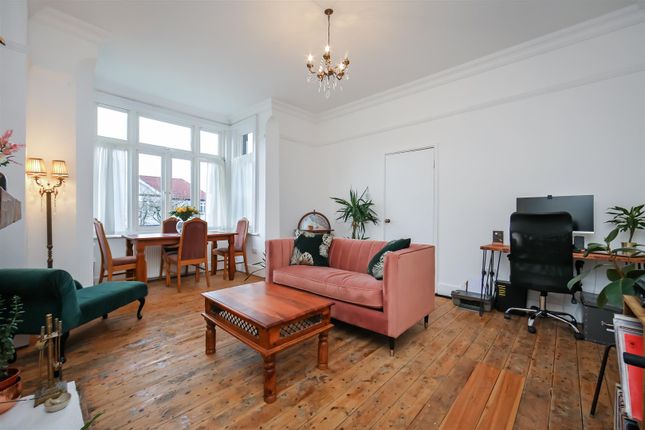 Flat for sale in Firs Lodge, Montalt Road, Woodford Green