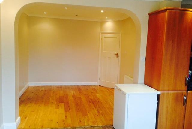 Girton Road, Northolt photo 5