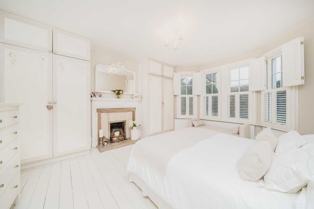 Flat for sale in Effingham Road, Long Ditton, Surbiton