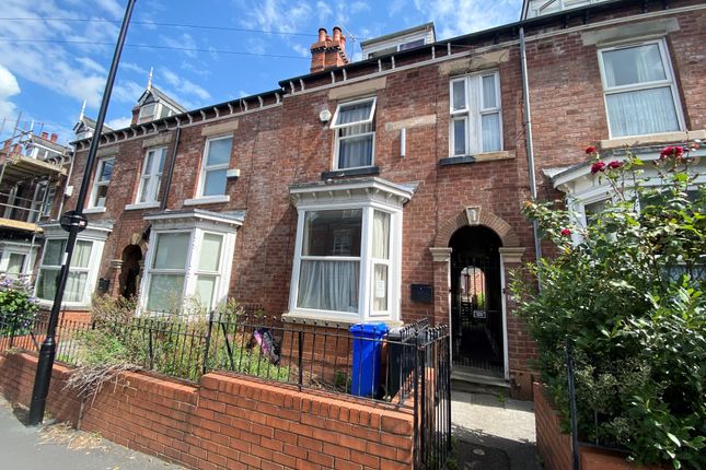 Room to rent in Club Garden Road, Sheffield S11