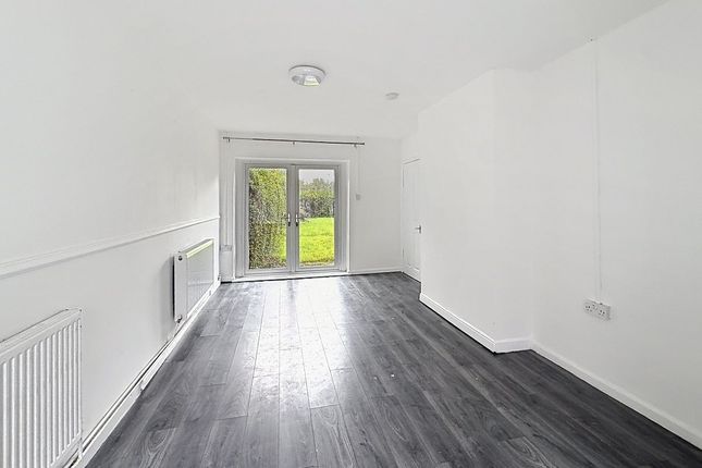 103 Tawney Crescent, Stoke on Trent photo 4