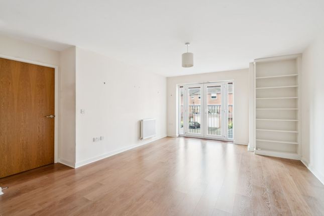 108 Walton Road, Bushey photo 3