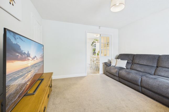 25, GROVE NOOK, HUDDERSFIELD photo 4
