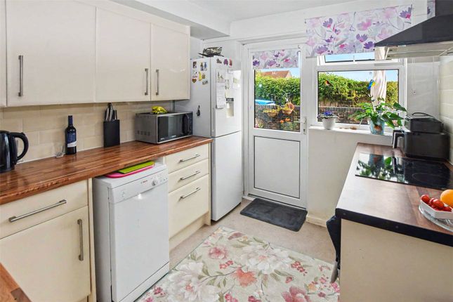 Flat 13, Gaskell Court,, Thornton End, Alton photo 2