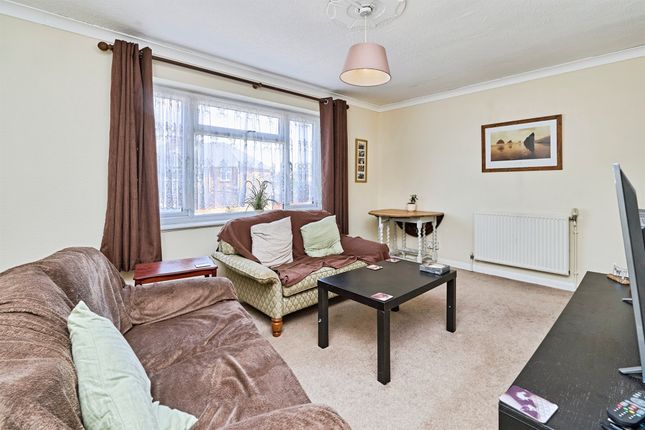 70, Rounds Hill Road, Bilston photo 4