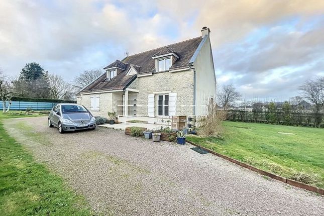 Detached house for sale in Rots, Basse-Normandie, 14740, France