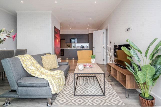 Flat for sale in The Grove, Isleworth, London