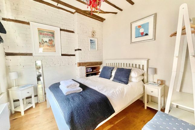 Terraced house for sale in Courthouse Street, Old Town, Hastings