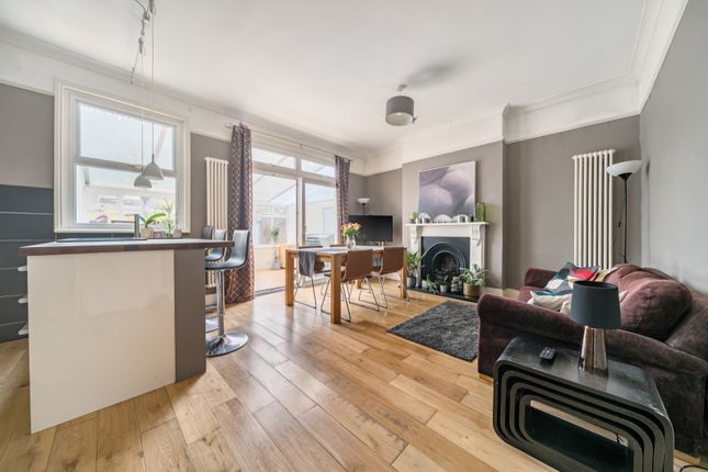 70, Greenvale Road, London photo 4