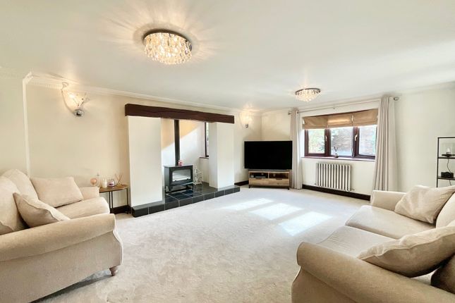 9 Barnes Croft, Stone photo 2