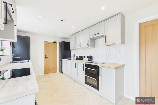 Room 6, 146, Wisden Road, Stevenage photo 2