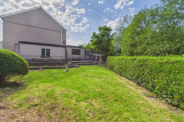 2 Glan-yr-Afon, Ebbw Vale photo 4