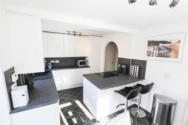 2, Goodman Drive, Leighton Buzzard photo 3