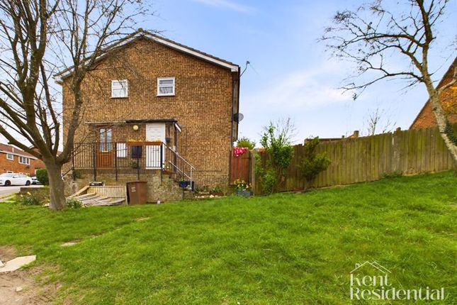 Thumbnail Property for sale in Chaffinch Close, Chatham