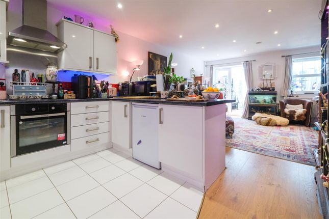 34, Trerose Coombe, Torpoint photo 2