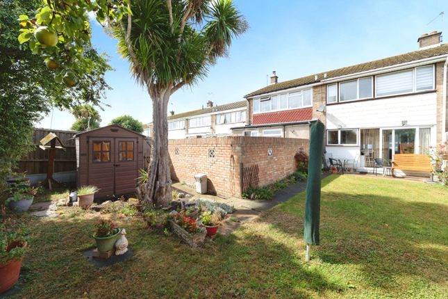 107, Byron Gardens, Essex photo 2