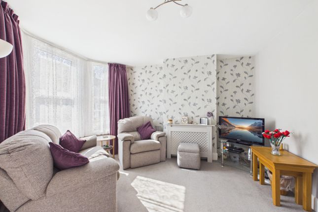 10, Meadow Road, Bromley photo 2