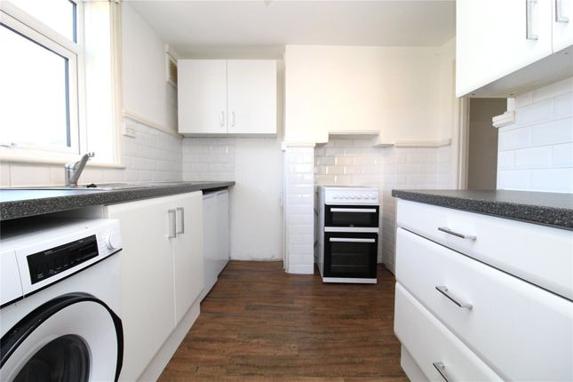 Flat to rent in High Street, Brentwood