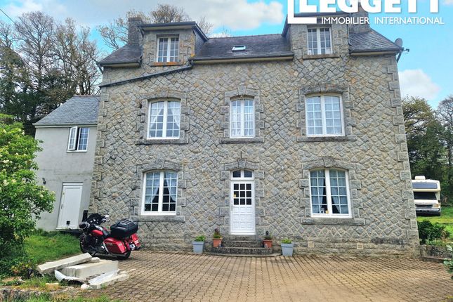 Villa for sale in Bolazec, Finistère, Bretagne