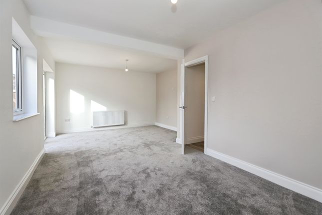 10, Connaught Avenue, Kidderminster photo 2