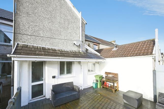 165, Robert Street, Pontypridd photo 2