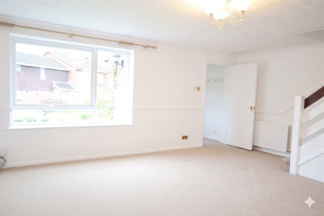 73, Buckingham Way, Camberley photo 4