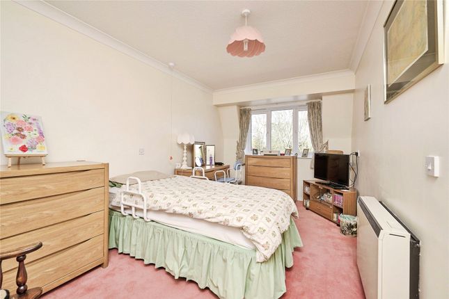 26, The Chestnuts (Huntingdon), Godmanchester photo 4