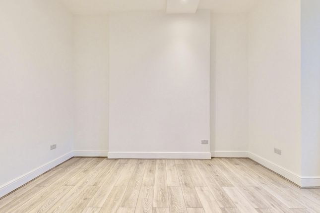 Studio to rent in St. Leonards Road, Ealing