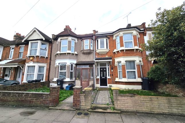 Thumbnail Property to rent in New Road, Ilford, Essex
