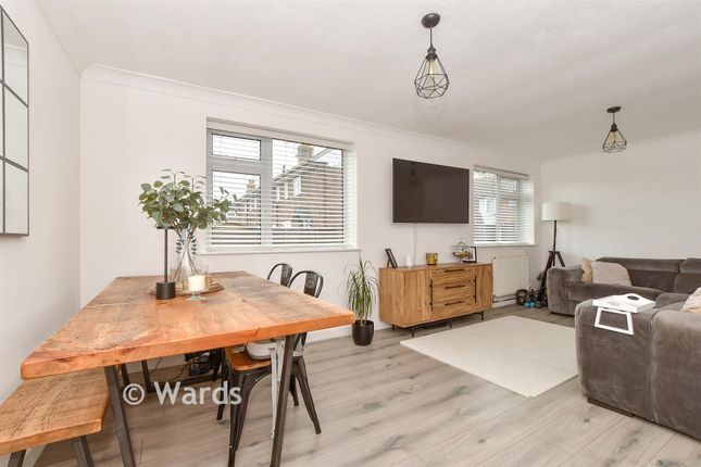 33, Greenside, Ashford photo 4
