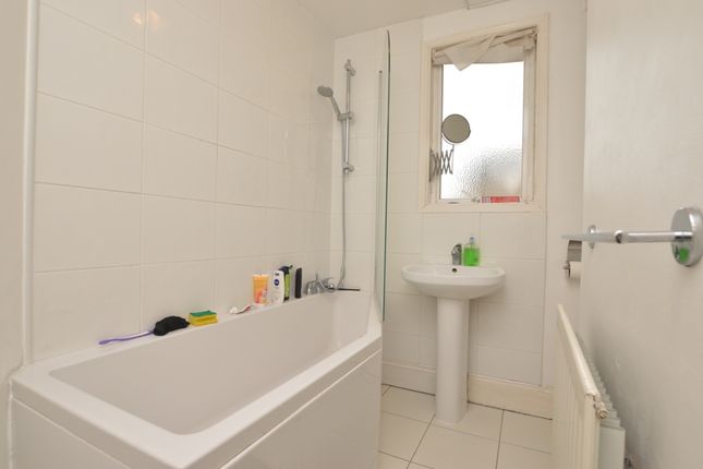 37b, Knighton Park Road, London photo 2