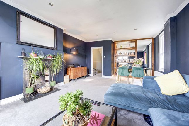 Thumbnail Flat for sale in Wandsworth Bridge Road, Parsons Green, London