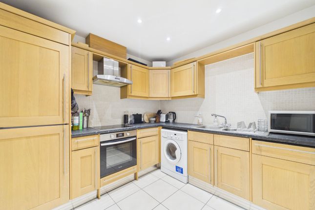 7 Eastcote Place,, Fernbank Road, Ascot photo 3