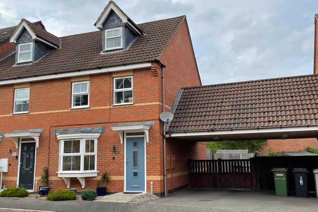 End terrace house to rent in Sculthorpe Close, Oakham LE15