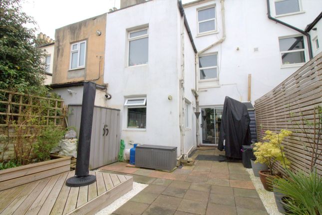 Thumbnail Flat to rent in Shelldale Road, Portslade