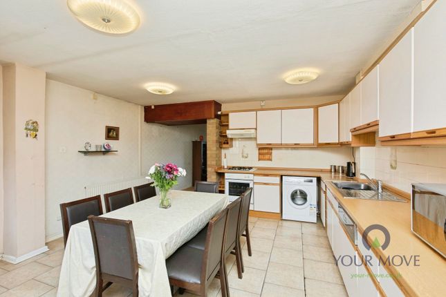 105, Priorylands, Burton-on-Trent photo 4