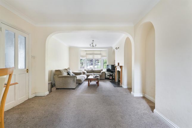 17, Nutfield Road, Merstham photo 3
