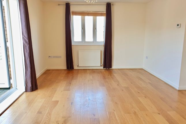Flat 3, 2 Cow Lane, Watford photo 3