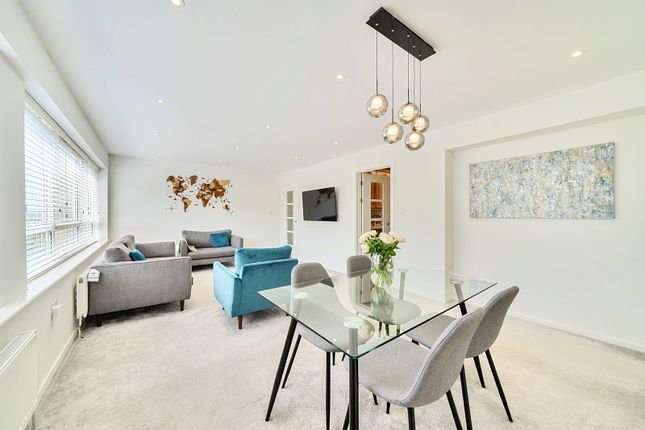 27, Ivinghoe Road, Bushey photo 4