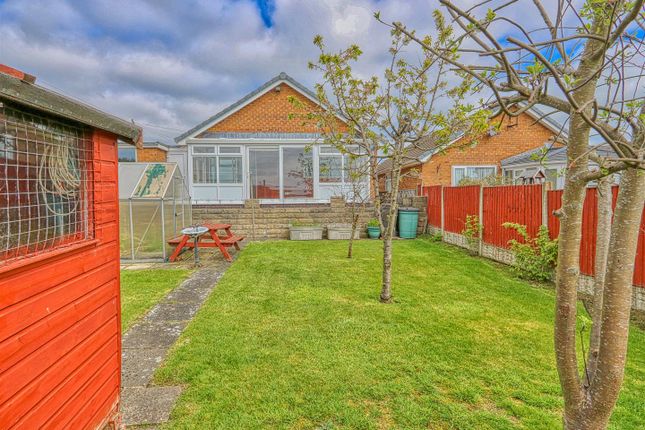 Detached bungalow to rent in Linden Avenue, Clay Cross, Chesterfield, Derbyshire