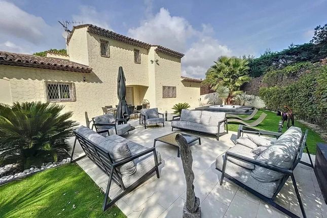 Villa for sale in Mouans-Sartoux, 06370, France