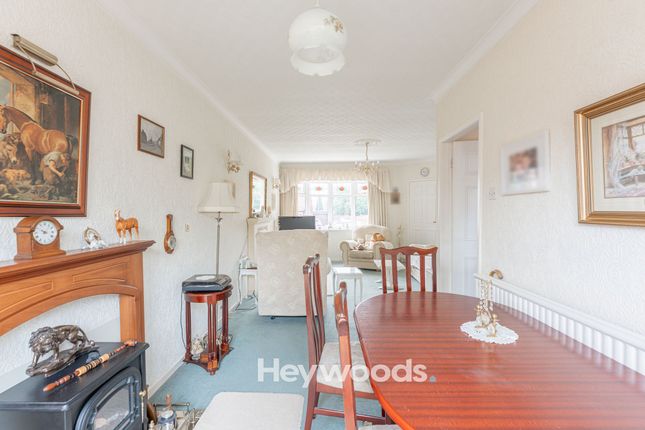 2 Sunningdale Grove, Newcastle photo 4