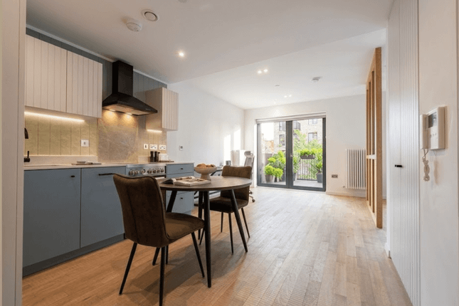 Apartment 63, Calville House, Brentford photo 3