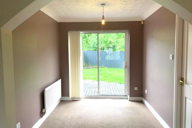7, Roma Close, Stoke-on-Trent photo 4