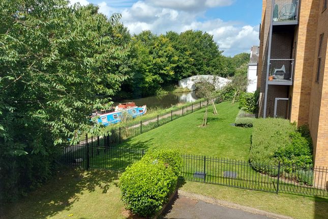 9 Lockview Court, Ebberns Road, Hemel Hempstead photo 2