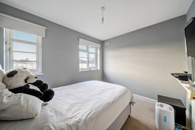 13A, Northdown Close, Ruislip photo 2