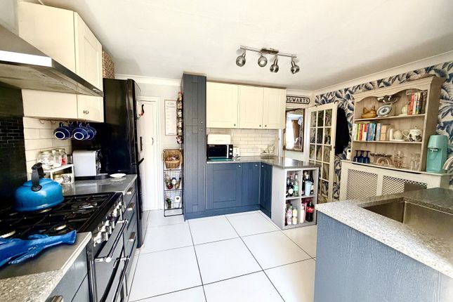 73, Clayton Road, Chessington photo 3