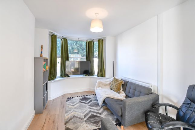 478, Gladstone Road, Barry photo 2