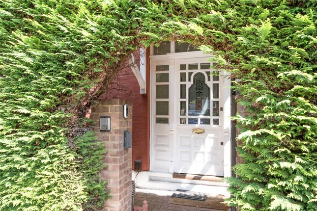 30, Lodge Drive, London photo 2